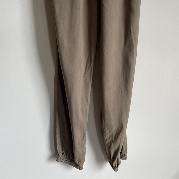 NWT Lulu's Learning to Fly Halter Jumpsuit Size Small - Picture 10 of 16